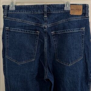 Hollister Ultra High-Rise 90s Straight Jeans - Dark Blue